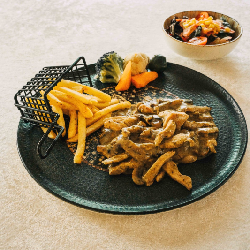PESTO SOSLU TAVUK